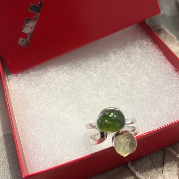 Lilly Barrack .925 sterling, silver peridot and citrine ring size 8. - Picture 2 of 5